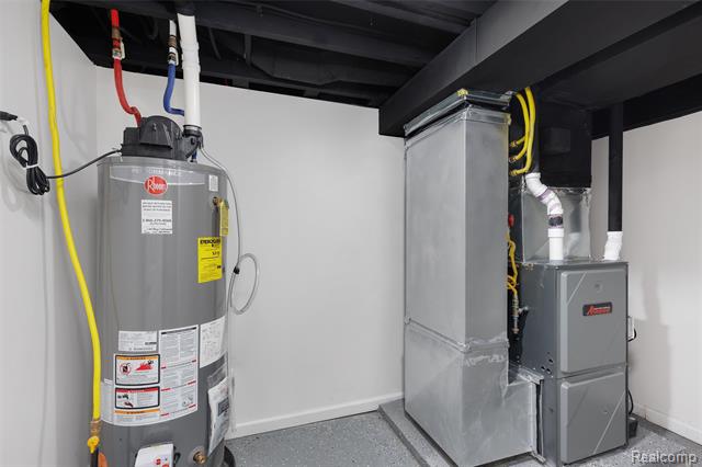 Builiding view eighteen for 12658 Waltham, Detroit, MI. 48205