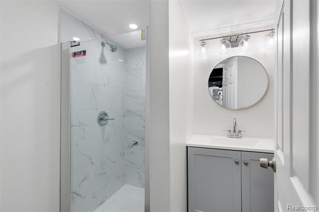 Builiding view fifteen for 12658 Waltham, Detroit, MI. 48205