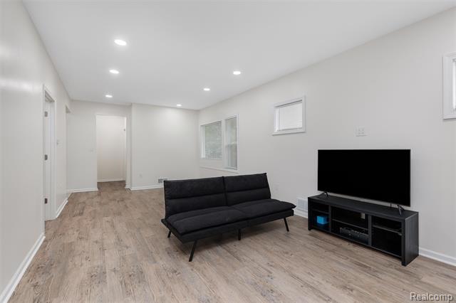 Builiding view four for 12658 Waltham, Detroit, MI. 48205