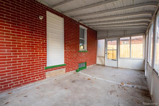 Builiding view thirty for 16476 Rossini, Detroit, MI. 48205