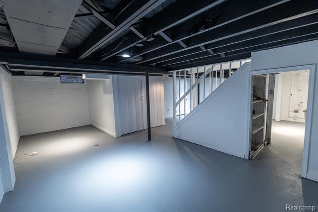 Builiding view twenty four for 16476 Rossini, Detroit, MI. 48205