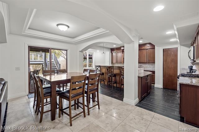 Builiding view fifty one for 3325 Timberlake, Walled Lake, MI. 48390