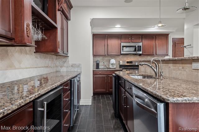 Builiding view fifty three for 3325 Timberlake, Walled Lake, MI. 48390