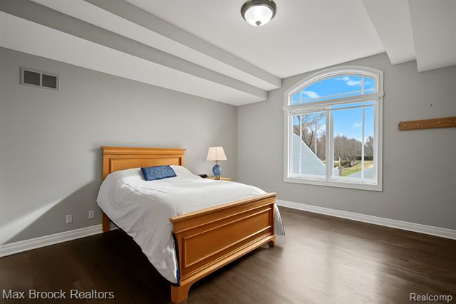 Builiding view forty seven for 3325 Timberlake, Walled Lake, MI. 48390