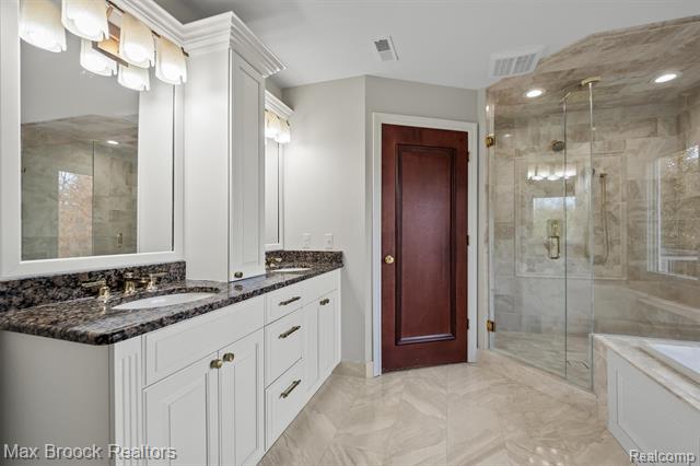 Builiding view forty for 3325 Timberlake, Walled Lake, MI. 48390