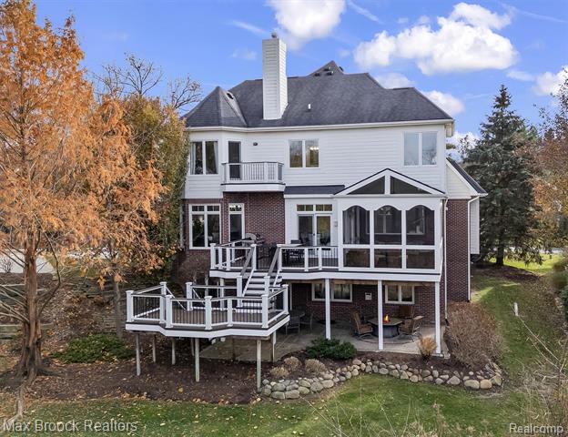 Builiding view sixty one for 3325 Timberlake, Walled Lake, MI. 48390