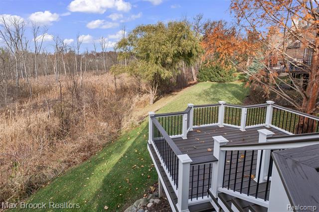 Builiding view sixty three for 3325 Timberlake, Walled Lake, MI. 48390