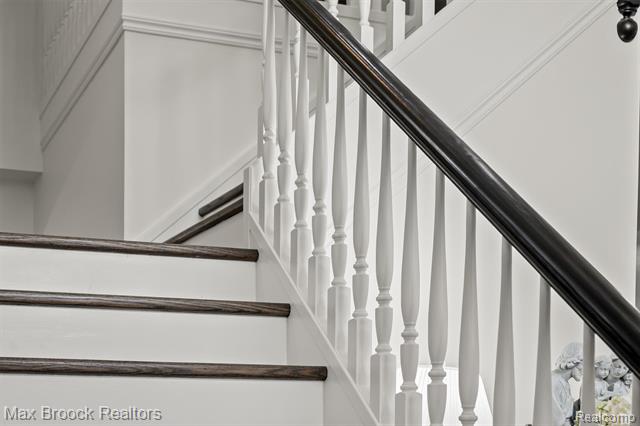 Builiding view thirty four for 3325 Timberlake, Walled Lake, MI. 48390