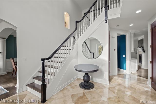 Builiding view thirty three for 3325 Timberlake, Walled Lake, MI. 48390