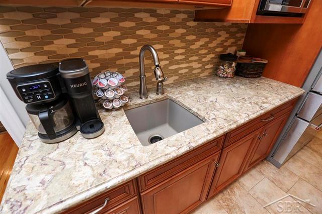 Builiding view fifteen for 3017 Orchard, Midland, MI. 48640