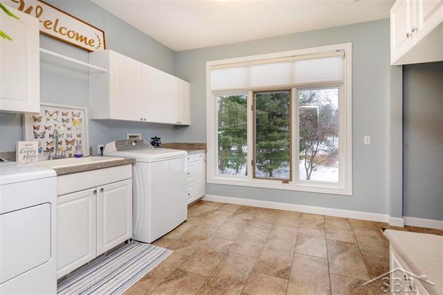 Builiding view thirty one for 3017 Orchard, Midland, MI. 48640