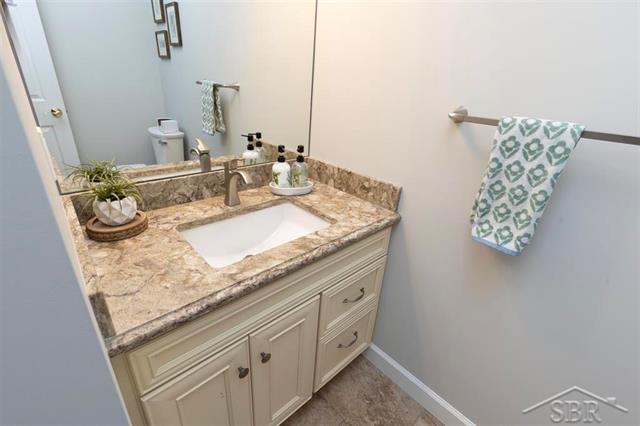 Builiding view thirty three for 3017 Orchard, Midland, MI. 48640