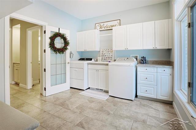 Builiding view thirty for 3017 Orchard, Midland, MI. 48640