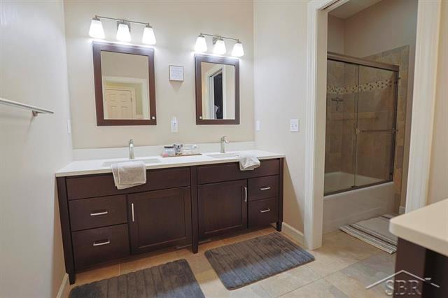 Builiding view twenty one for 3017 Orchard, Midland, MI. 48640