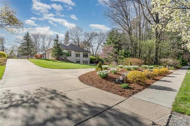 Builiding view two for 3017 Orchard, Midland, MI. 48640