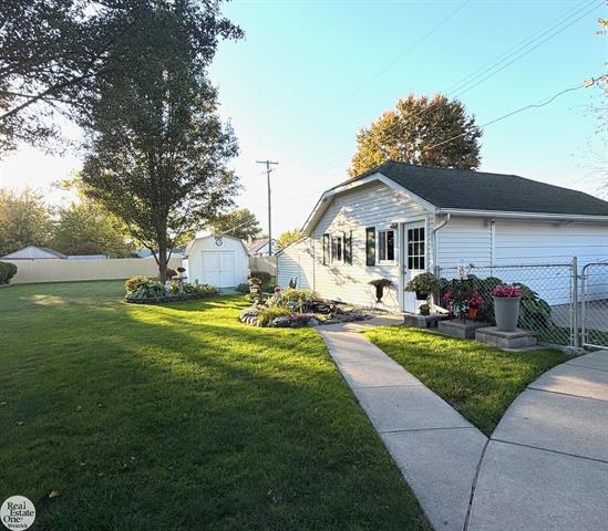 Builiding view fifty two for 138 3Rd, Marine City, MI. 48039