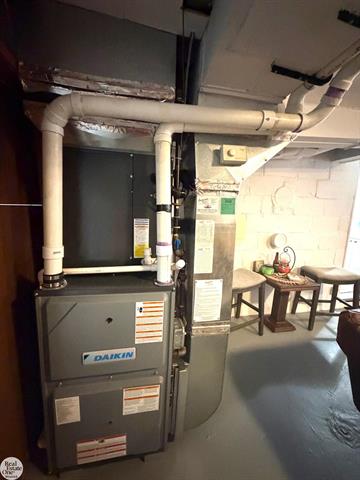 Builiding view forty five for 138 3Rd, Marine City, MI. 48039