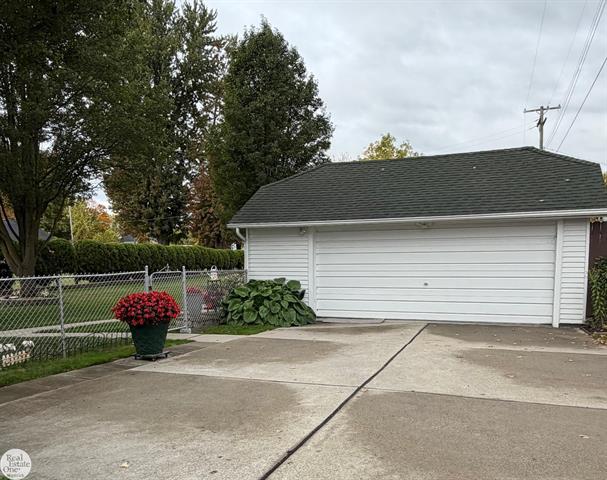 Builiding view sixty one for 138 3Rd, Marine City, MI. 48039