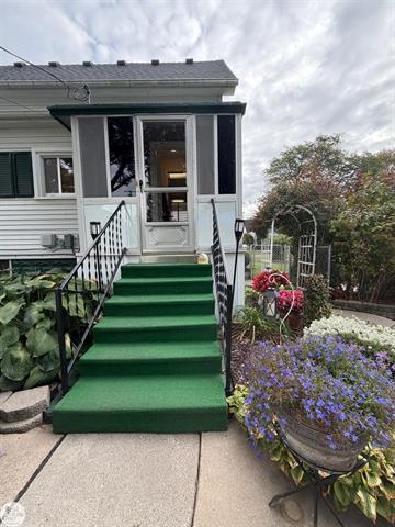 Builiding view sixty six for 138 3Rd, Marine City, MI. 48039