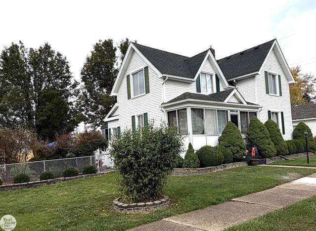 Builiding view sixty for 138 3Rd, Marine City, MI. 48039