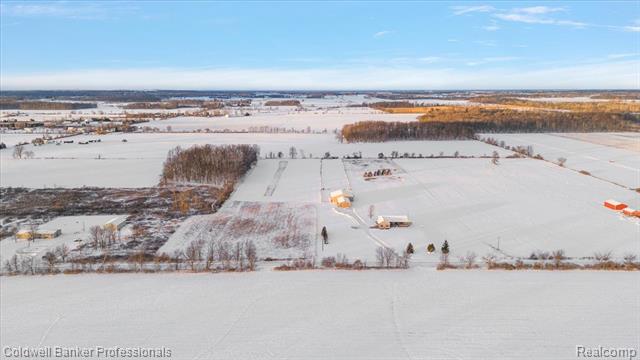 Builiding view eighty three for 8661 Turner, Imlay City, MI. 48444