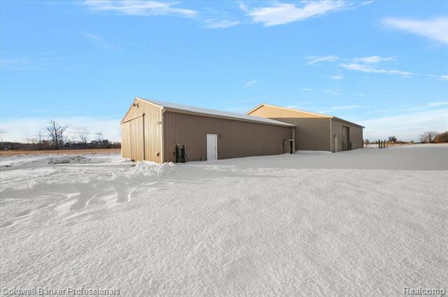 Builiding view forty five for 8661 Turner, Imlay City, MI. 48444