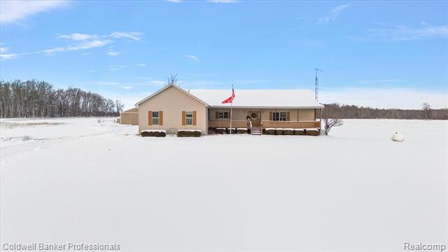 Builiding view seventy two for 8661 Turner, Imlay City, MI. 48444