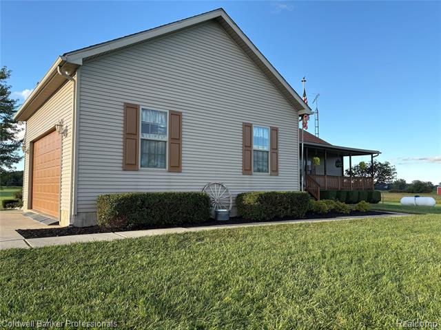 Builiding view sixty one for 8661 Turner, Imlay City, MI. 48444