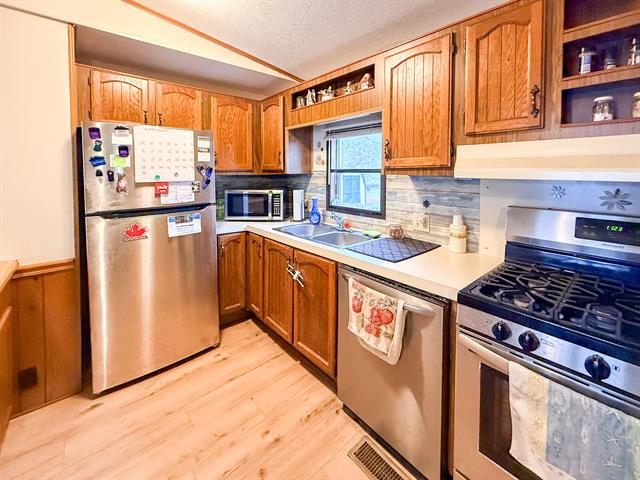 Builiding view seventeen for 81 Cherry, Muskegon, MI. 49445