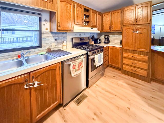 Builiding view sixteen for 81 Cherry, Muskegon, MI. 49445