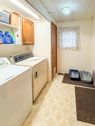 Builiding view twenty five for 81 Cherry, Muskegon, MI. 49445