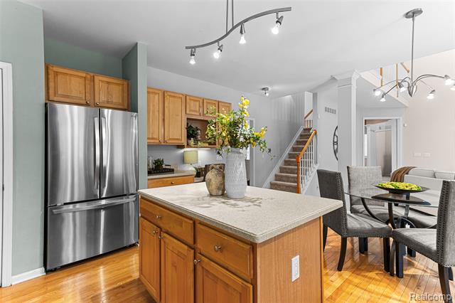 Builiding view fifteen for 7567 Windgate, West Bloomfield, MI. 48323