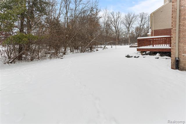 Builiding view forty nine for 7567 Windgate, West Bloomfield, MI. 48323