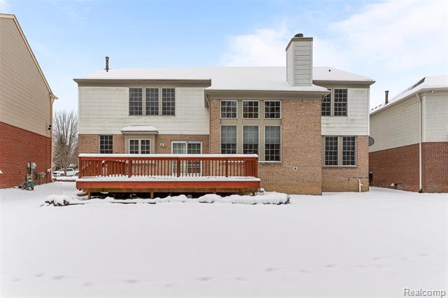 Builiding view forty seven for 7567 Windgate, West Bloomfield, MI. 48323