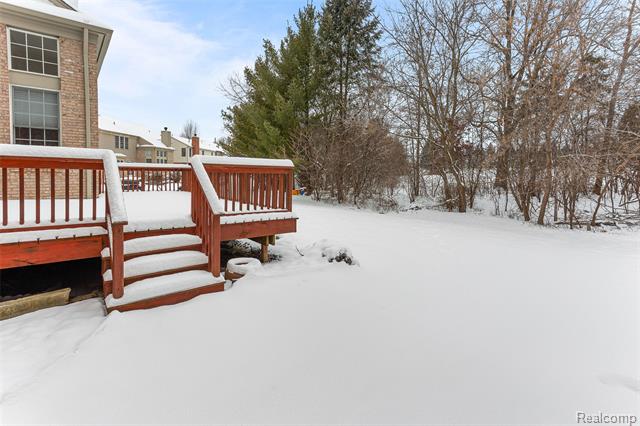 Builiding view forty three for 7567 Windgate, West Bloomfield, MI. 48323