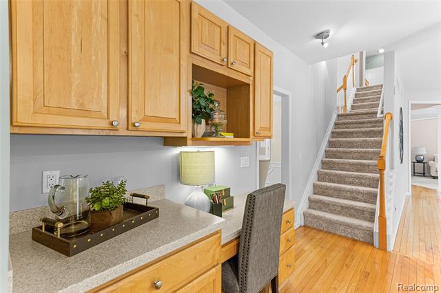 Builiding view seventeen for 7567 Windgate, West Bloomfield, MI. 48323