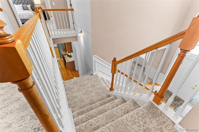 Builiding view thirty seven for 7567 Windgate, West Bloomfield, MI. 48323