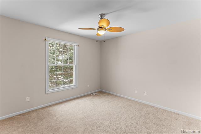 Builiding view thirty two for 7567 Windgate, West Bloomfield, MI. 48323