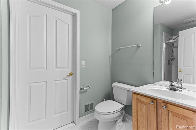 Builiding view twenty eight for 7567 Windgate, West Bloomfield, MI. 48323