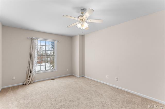 Builiding view twenty six for 7567 Windgate, West Bloomfield, MI. 48323