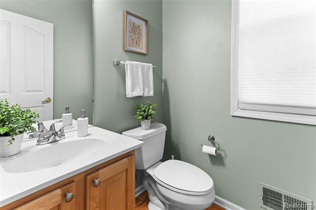 Builiding view twenty for 7567 Windgate, West Bloomfield, MI. 48323