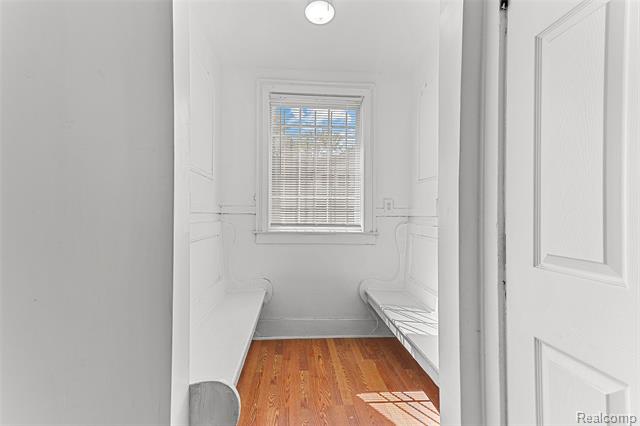 Builiding view fourteen for 4827 Gray, Detroit, MI. 48215