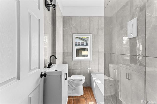 Builiding view ten for 4827 Gray, Detroit, MI. 48215