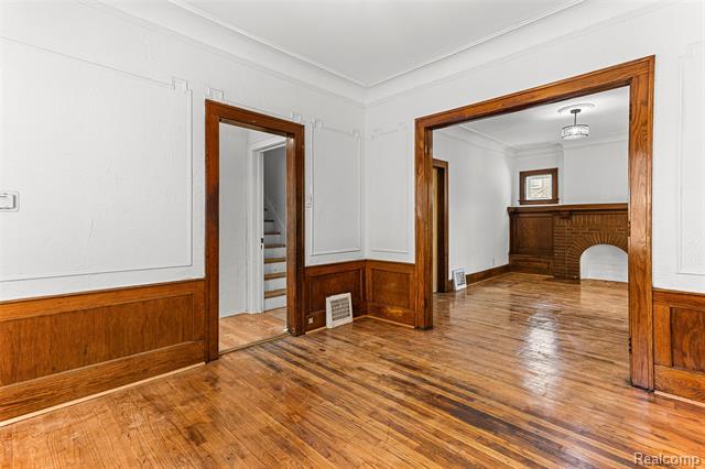 Builiding view three for 4827 Gray, Detroit, MI. 48215