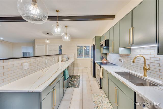 Builiding view eight for 4736 Burton, Grand Rapids, MI. 49546