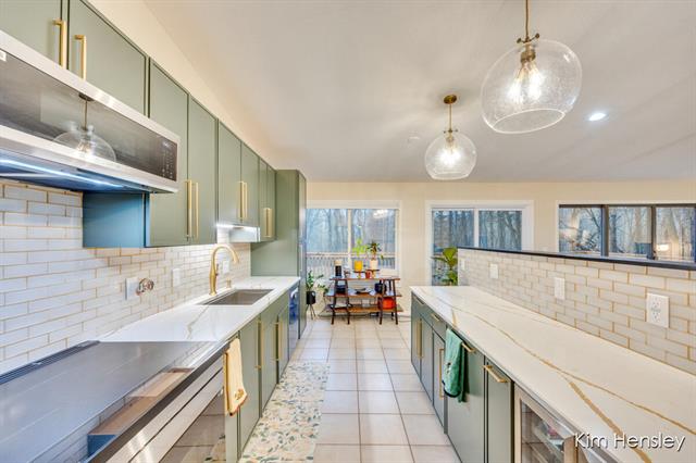 Builiding view five for 4736 Burton, Grand Rapids, MI. 49546