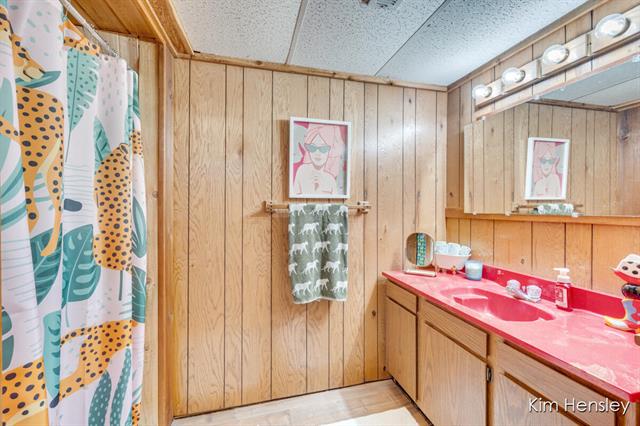 Builiding view thirty eight for 4736 Burton, Grand Rapids, MI. 49546