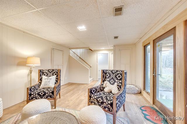 Builiding view thirty one for 4736 Burton, Grand Rapids, MI. 49546