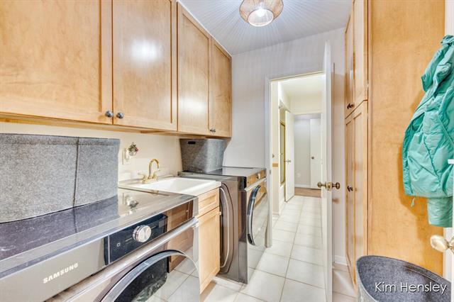 Builiding view twenty eight for 4736 Burton, Grand Rapids, MI. 49546