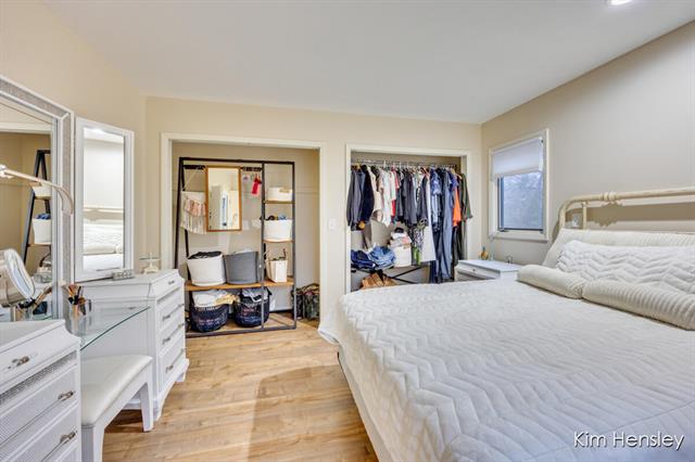 Builiding view twenty one for 4736 Burton, Grand Rapids, MI. 49546